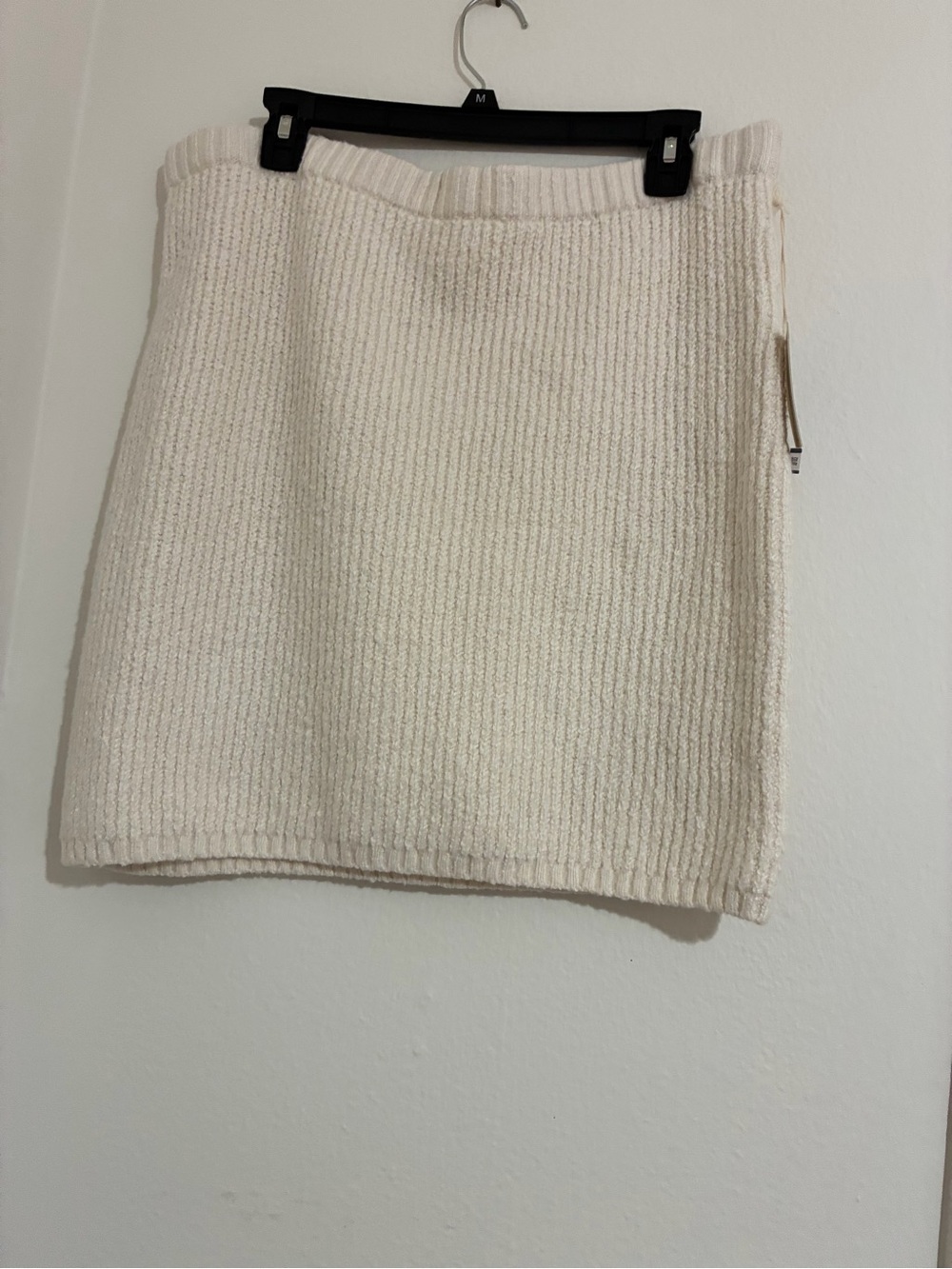 Uniqlo Cream Ribbed Knit Mini Skirt